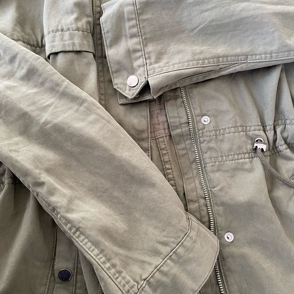 H&M women’s size 8 olive green - adjustable jacket - Picture 5 of 6